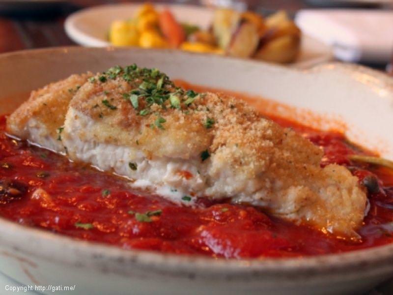 Filete merluci me domate
