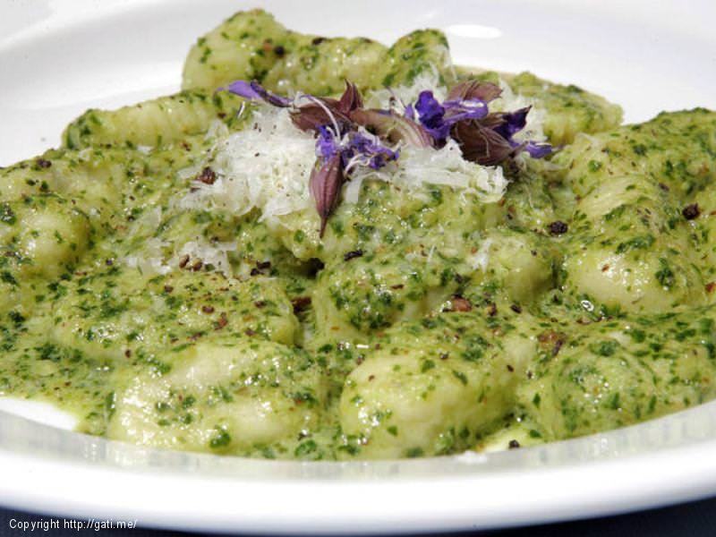 Njoki me Salce Bizele