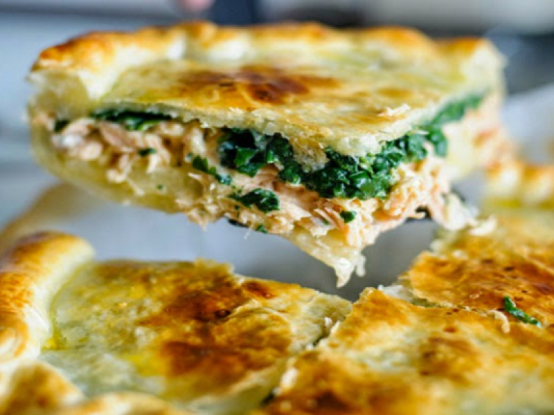 Byrek me domate dhe salmon