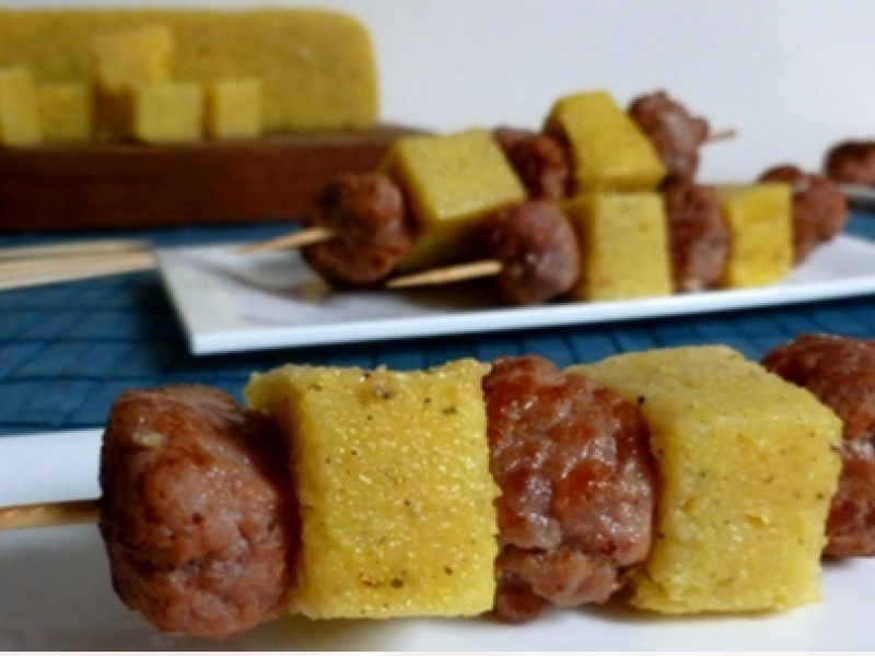 Shishqebap me miell misri dhe salcice