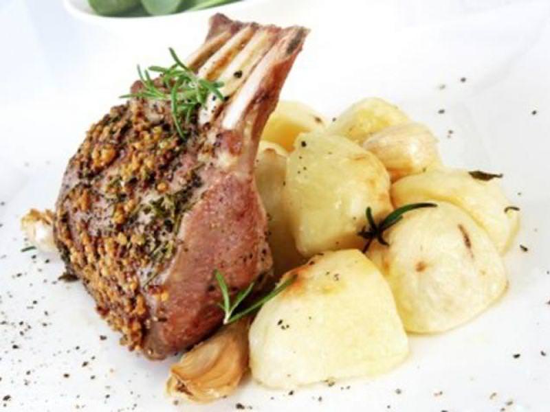 Brinje derri ne furre me patate 